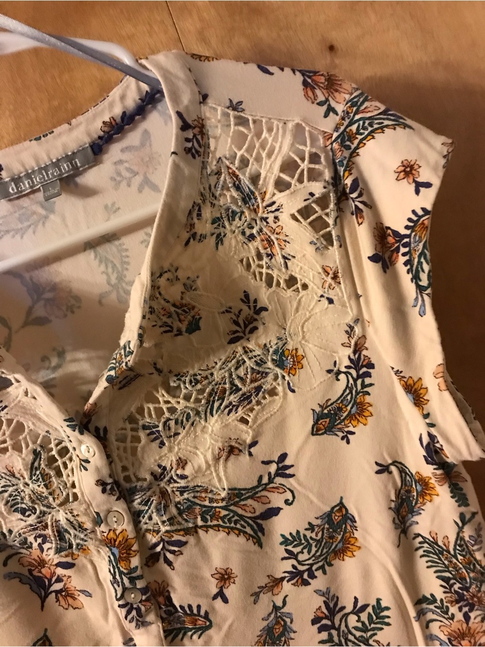 Daniel Rainn Cream Floral Lace Yoke Short-Sleeve Blouse - Picture 3 of 3
